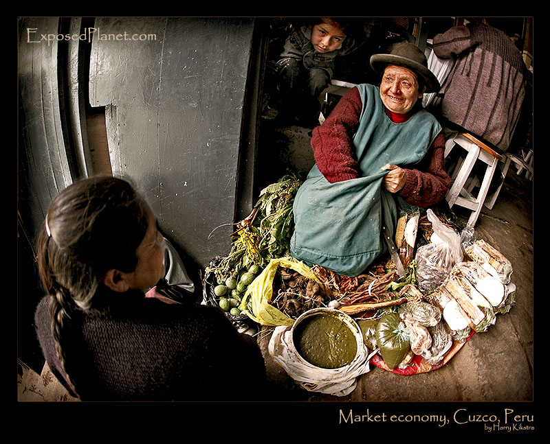 Global Recession  Market economy at work in Cuzco  Peru