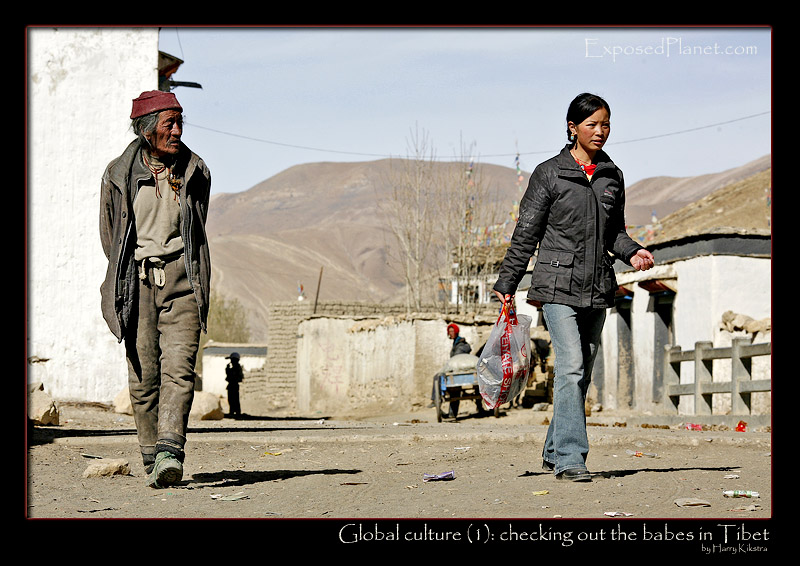 Global culture (1): Old man checking out the babes in Tibet