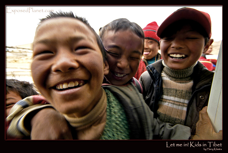 Let me in! Tibetan children..